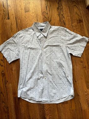 Vineyard Place Light Blue Short Sleeve Button-Down with Micro Crab Pattern